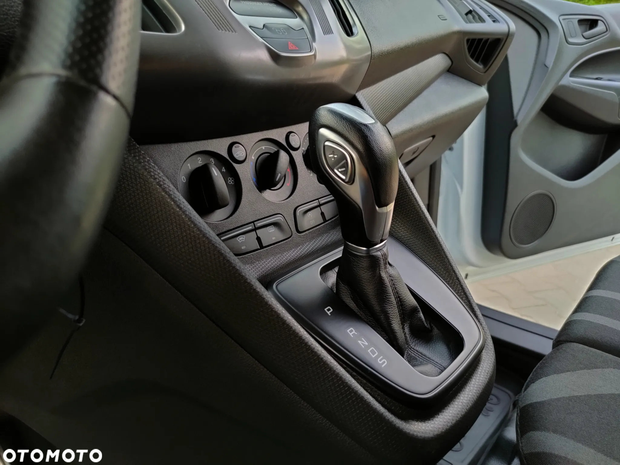 Ford Connect - 28