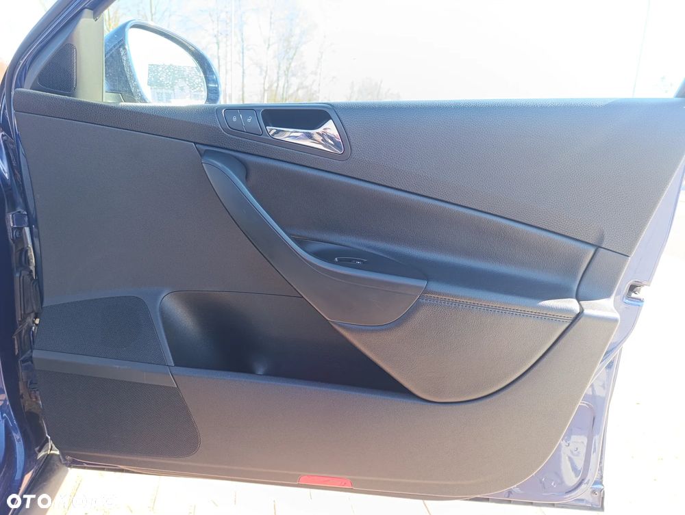 Volkswagen Passat 2.0 TDI Comfortline - 12