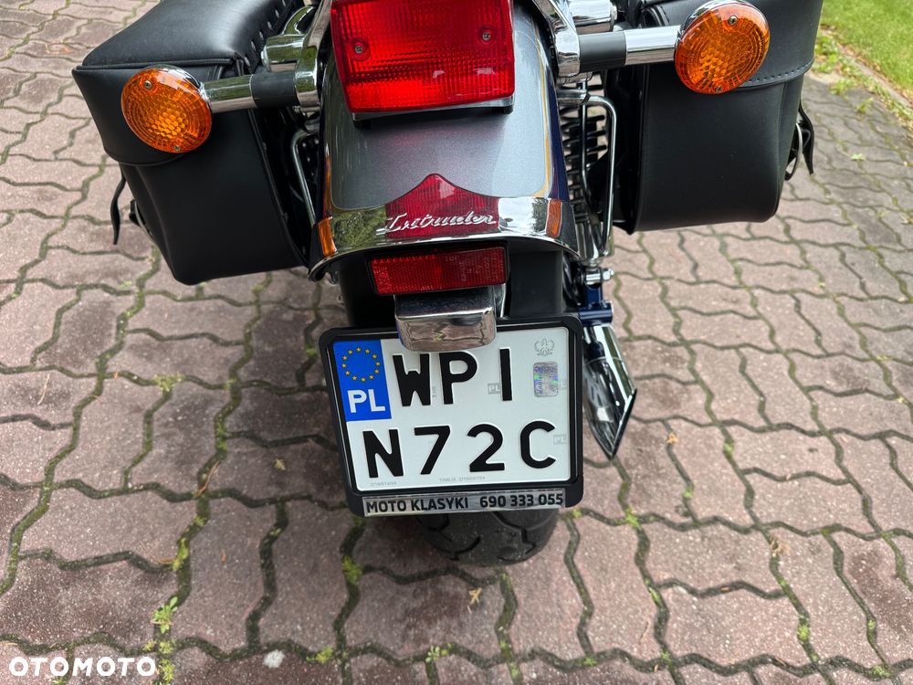 Suzuki Intruder - 14