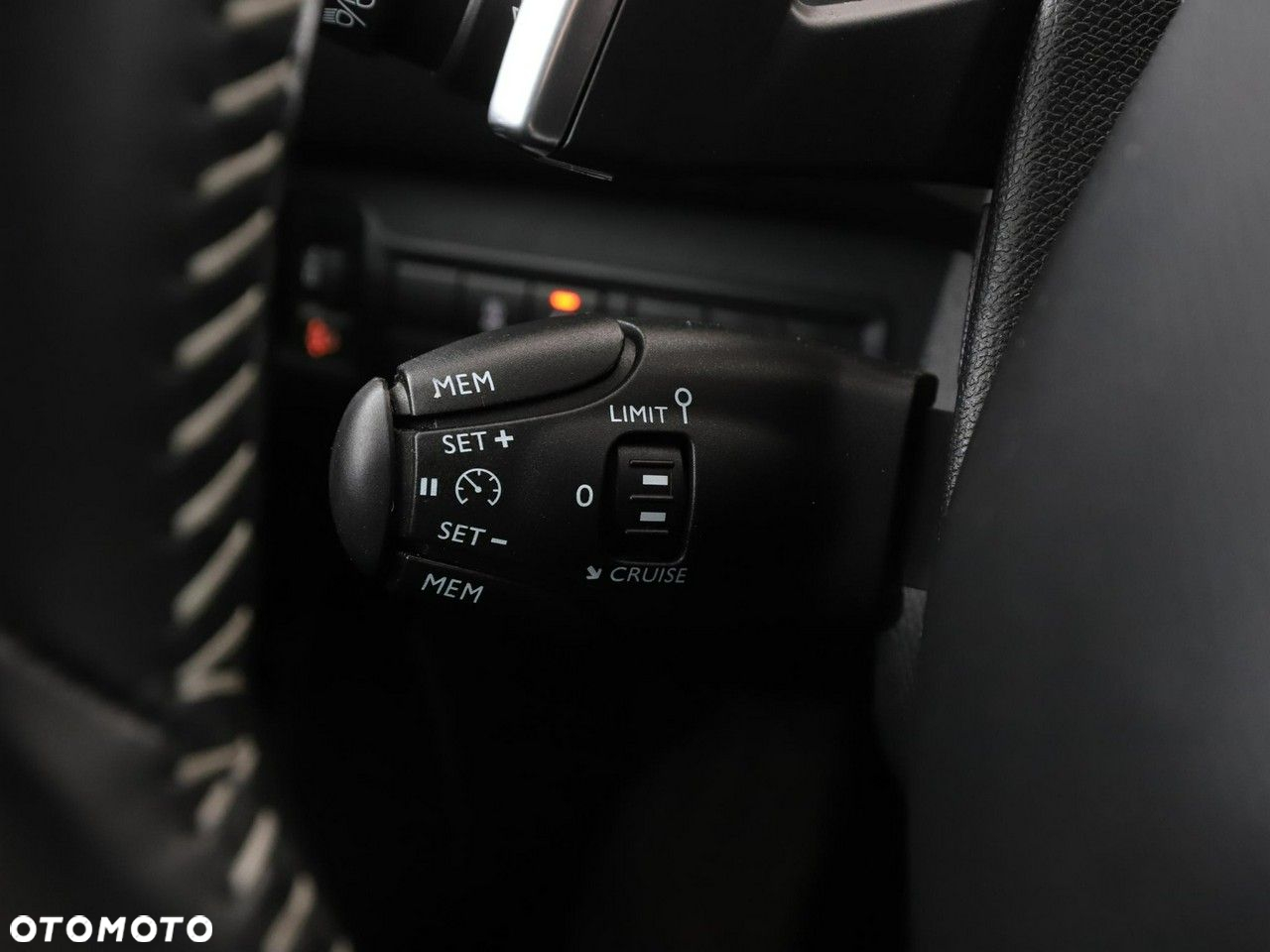 Peugeot 308 1.5 BlueHDi Allure S&S EAT6 - 32