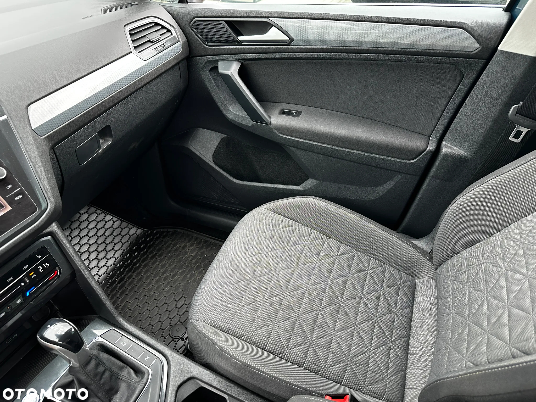 Volkswagen Tiguan - 18