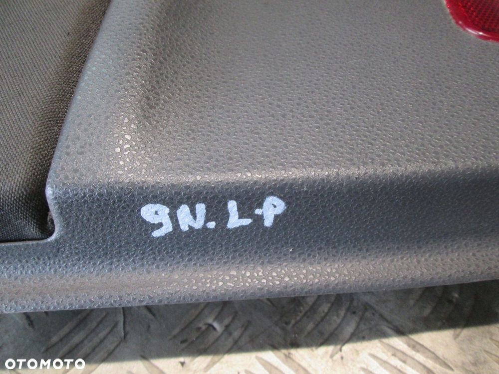 BOCZEK DRZWI TAPICERKA LEWY LEWA PRZÓD VW POLO IV 9N 01- 5D - 4