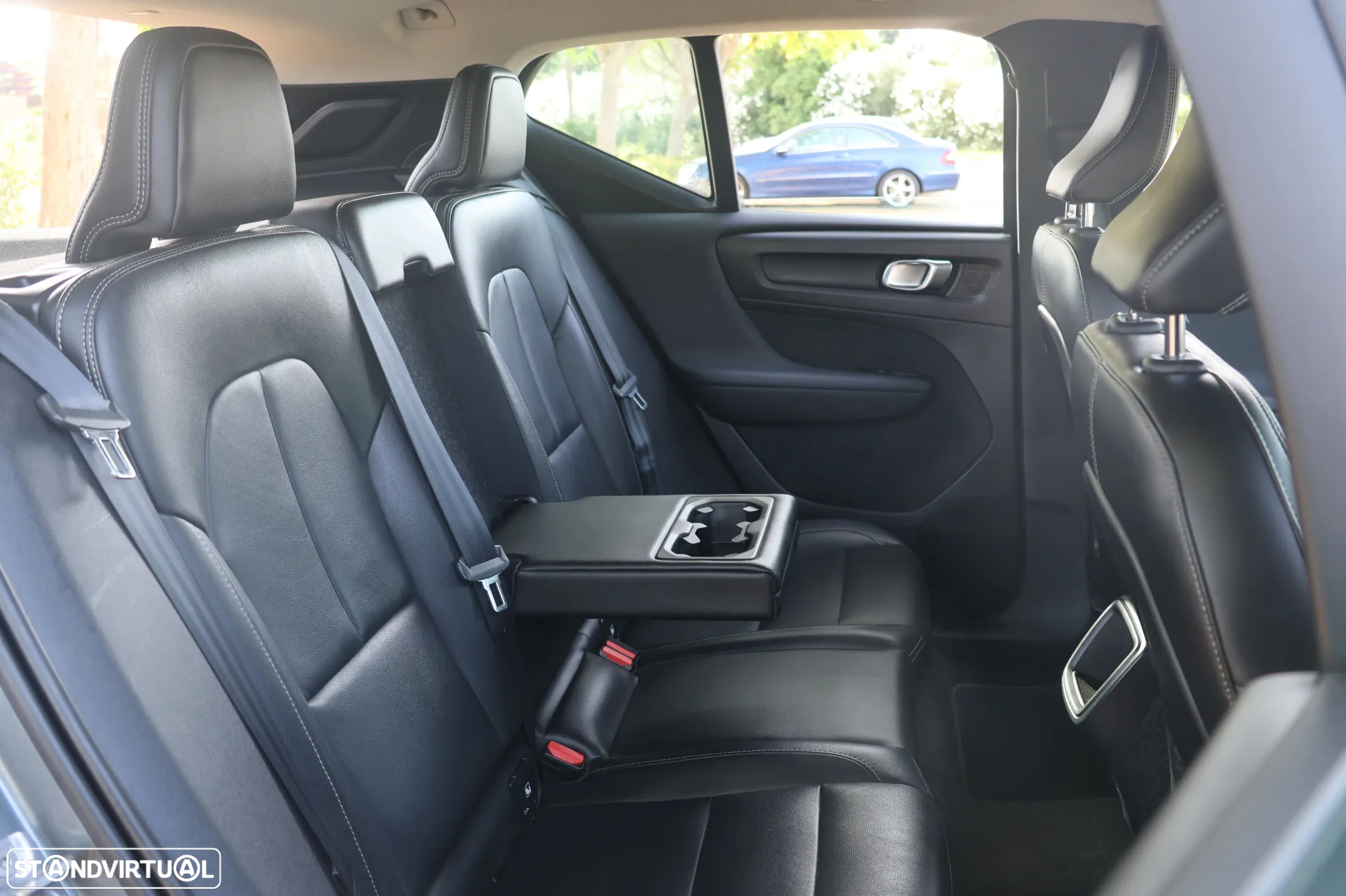 Volvo XC 40 2.0 D3 Momentum Geartronic - 13