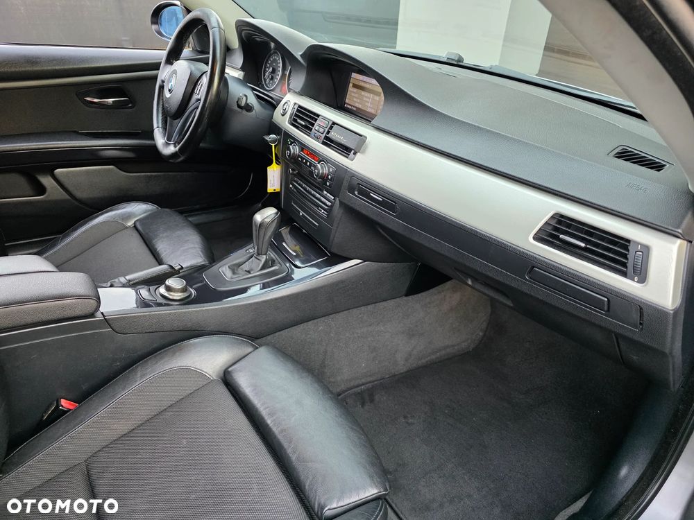 BMW Seria 3 325i - 13