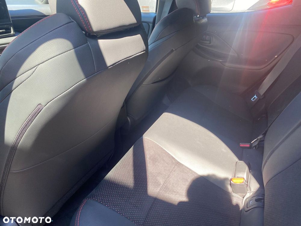Toyota Yaris Hybrid 1.5 GR Sport - 18