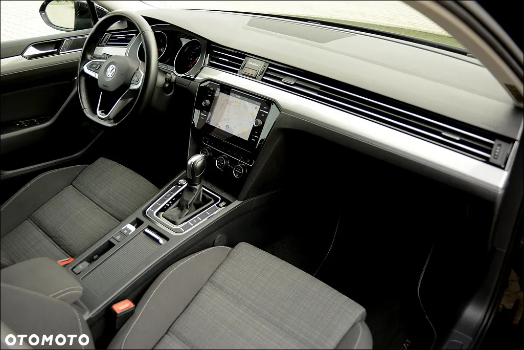 Volkswagen Passat Variant 2.0 TDI SCR DSG Comfortline - 25