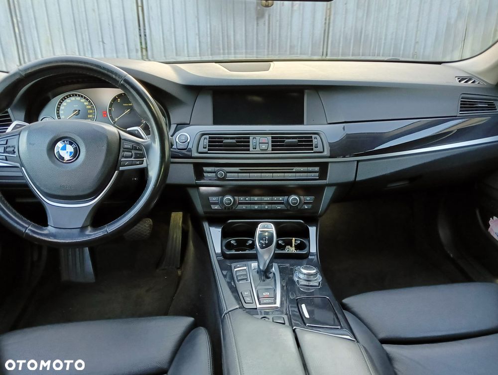 BMW Seria 5 530d xDrive - 6