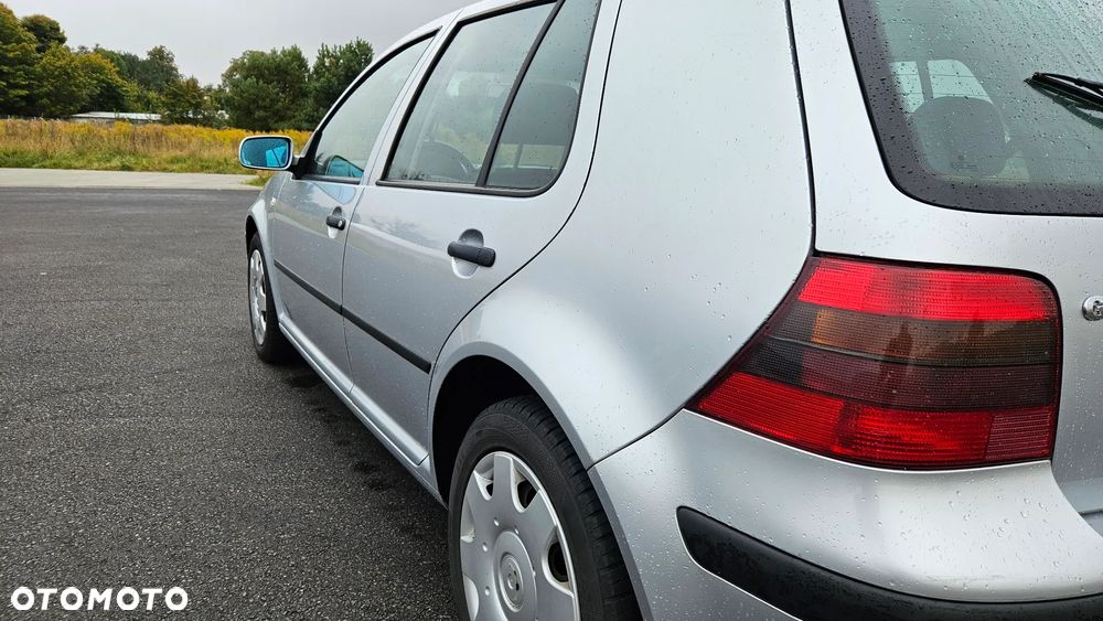 Volkswagen Golf 1.6 Edition - 24