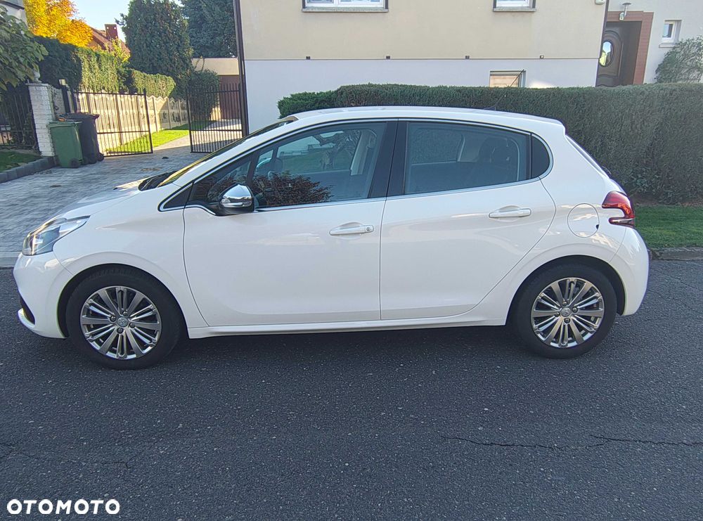 Peugeot 208 - 3