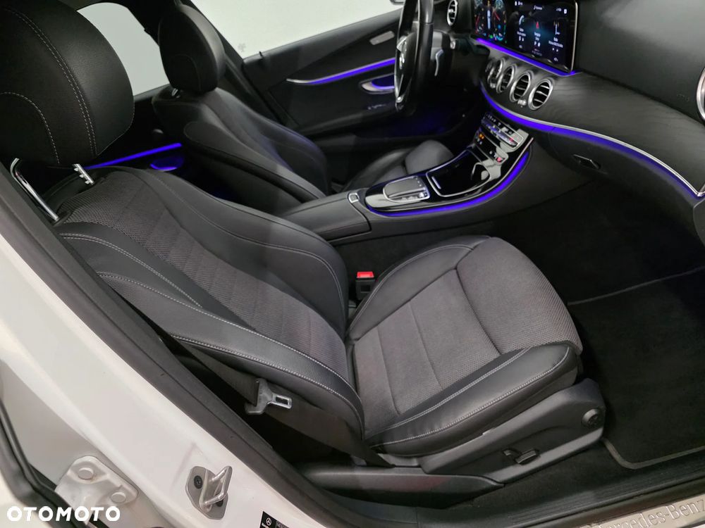 Mercedes-Benz Klasa E 300 de 4-Matic Exclusive - 20