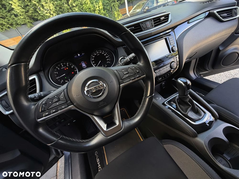 Nissan Qashqai 1.3 DIG-T N-Connecta DCT - 29