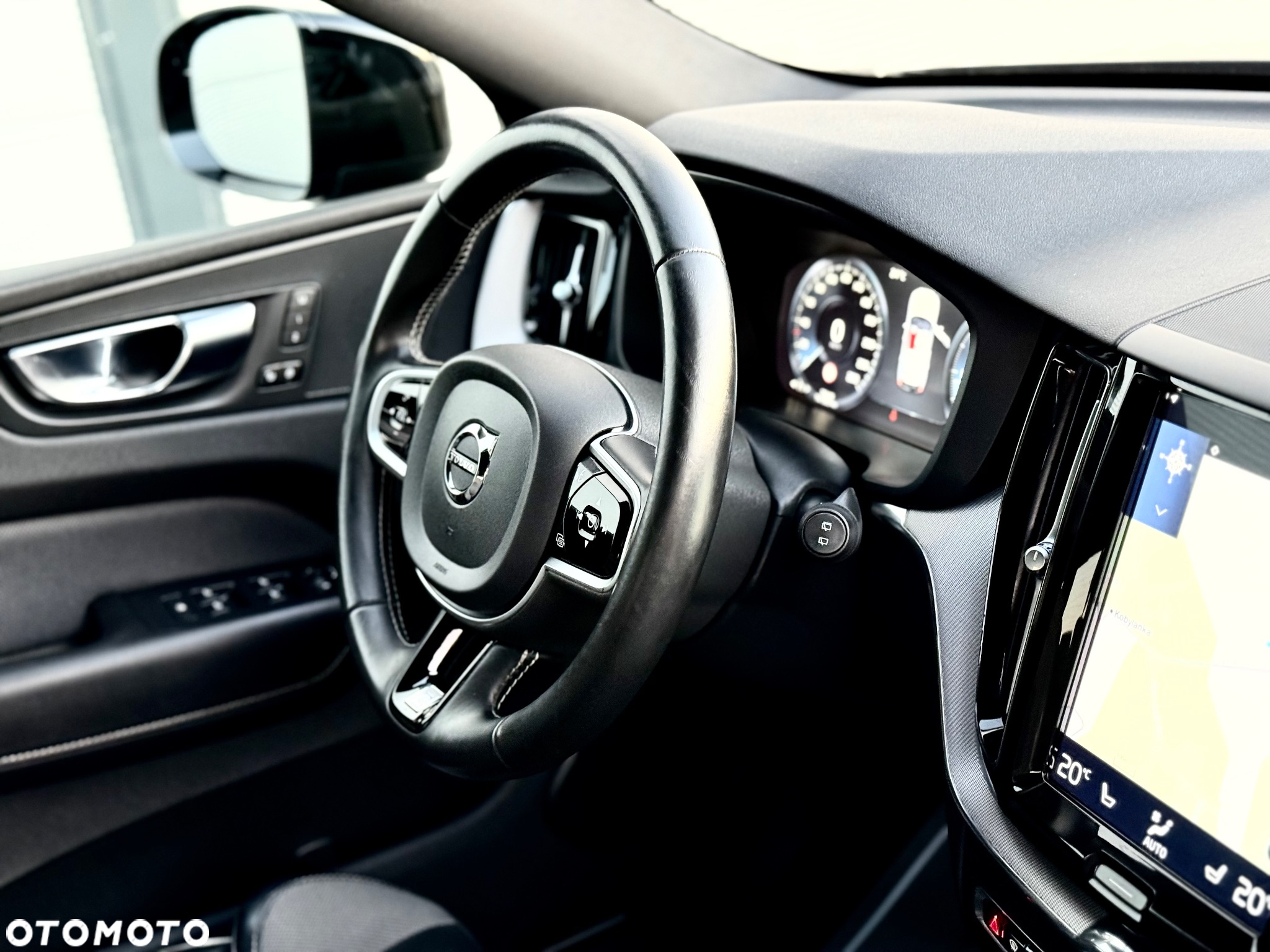 Volvo XC 60 D4 R-Design - 34