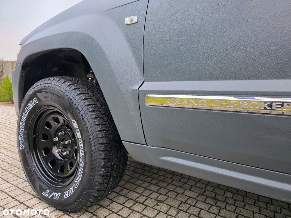 Jeep Grand Cherokee - 31