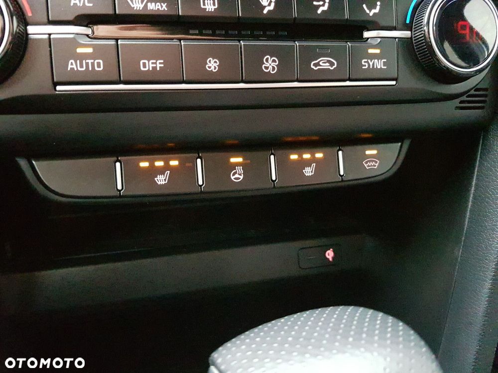 Kia ProCeed 1.5 T-GDI GT Line DCT - 25