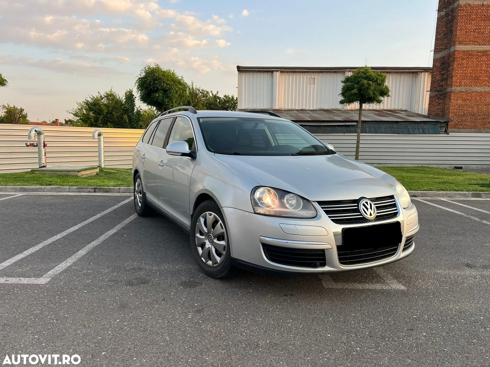 Volkswagen Golf - 2