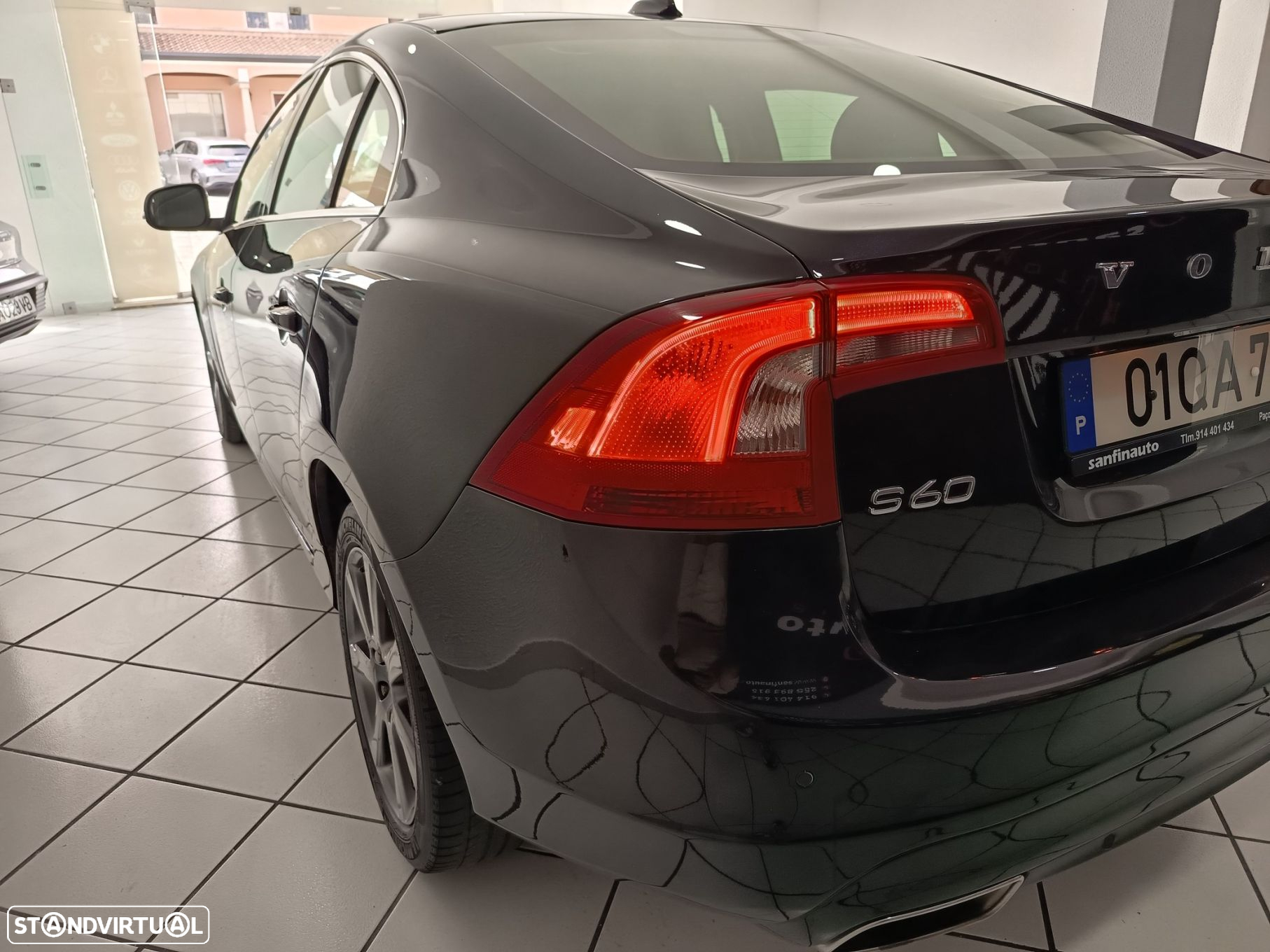 Volvo S60 2.0 D4 Momentum Geartronic - 8