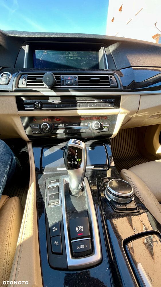 BMW Seria 5 528i xDrive - 12
