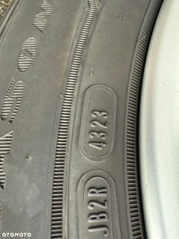 Chrysler Pacifica - 8
