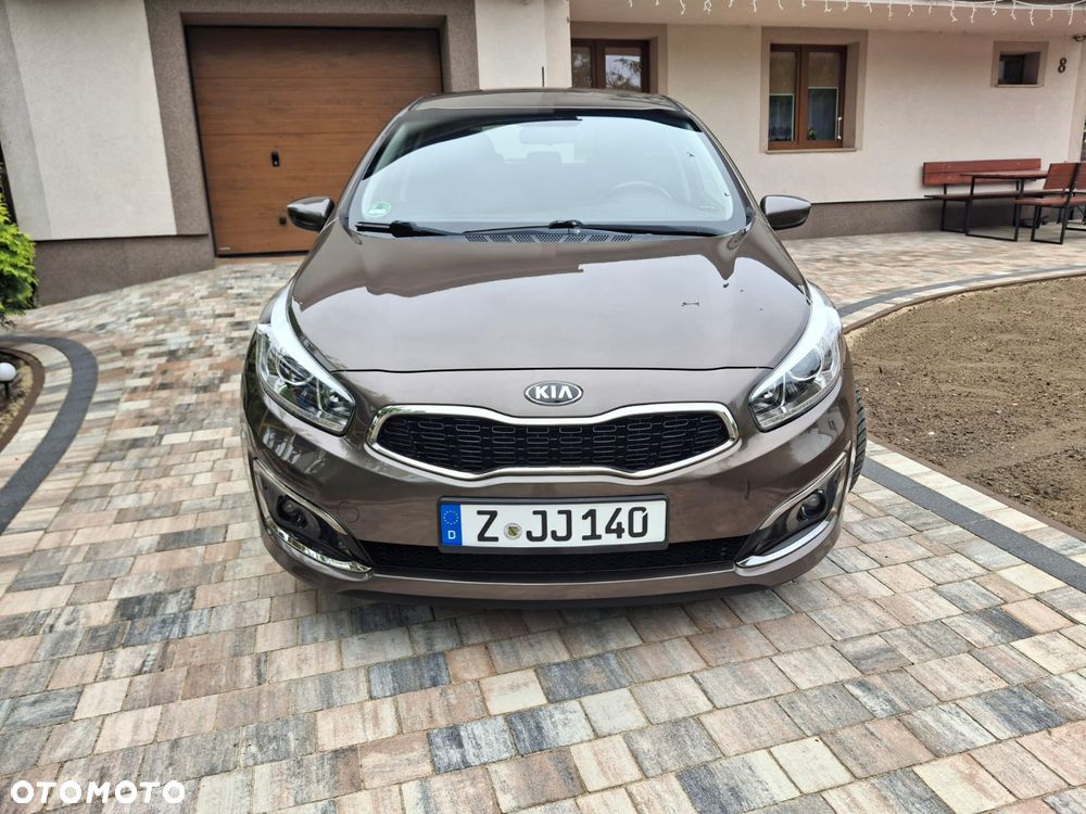 Kia Ceed 1.4 CVVT ISG Dream Team Edition - 2