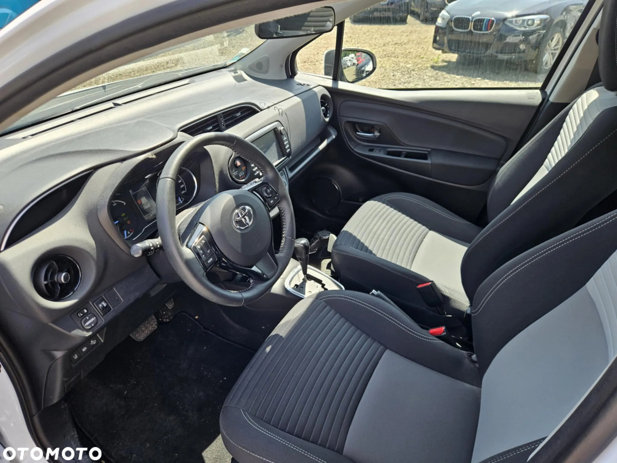 Toyota Yaris Hybrid 1.5 VVT-i Comfort - 6