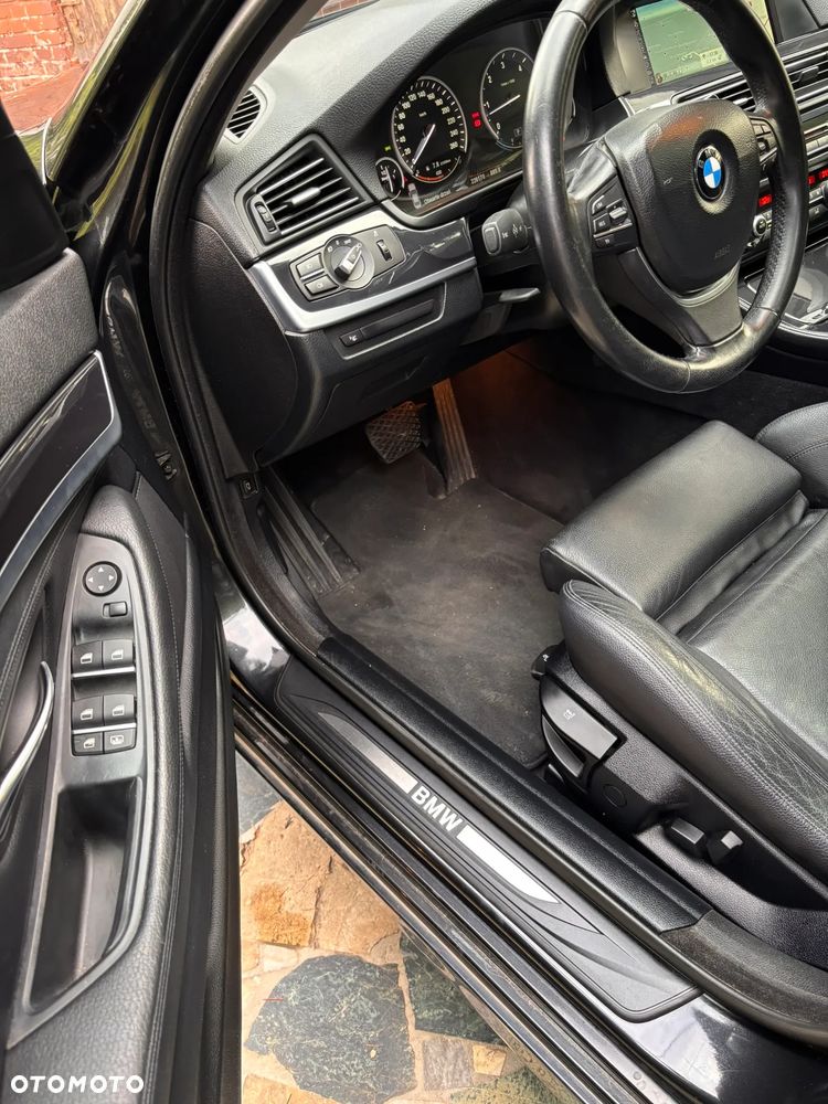 BMW Seria 5 530d xDrive Modern Line - 24