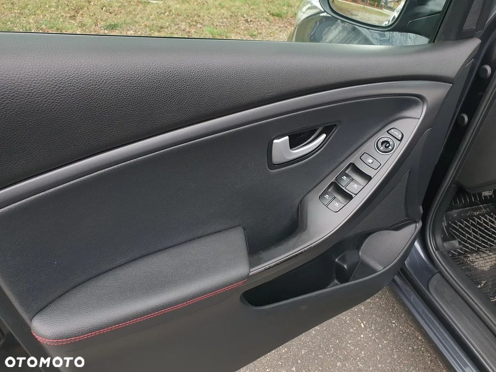 Hyundai i30 1.6 T GDI Turbo - 13