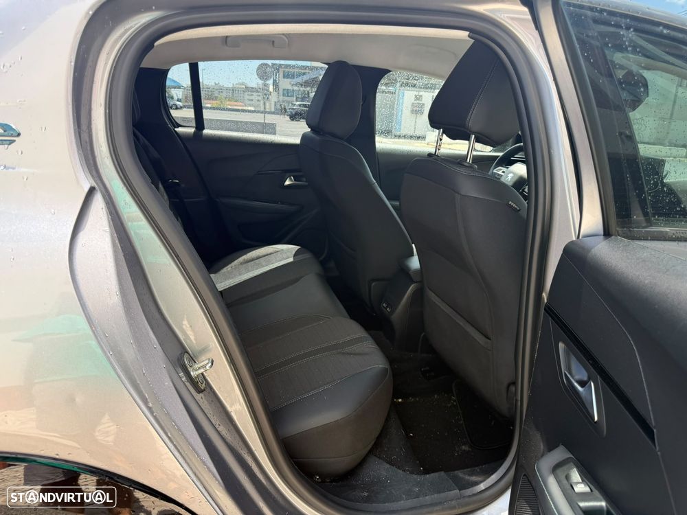 Peugeot e-208 Allure - 8