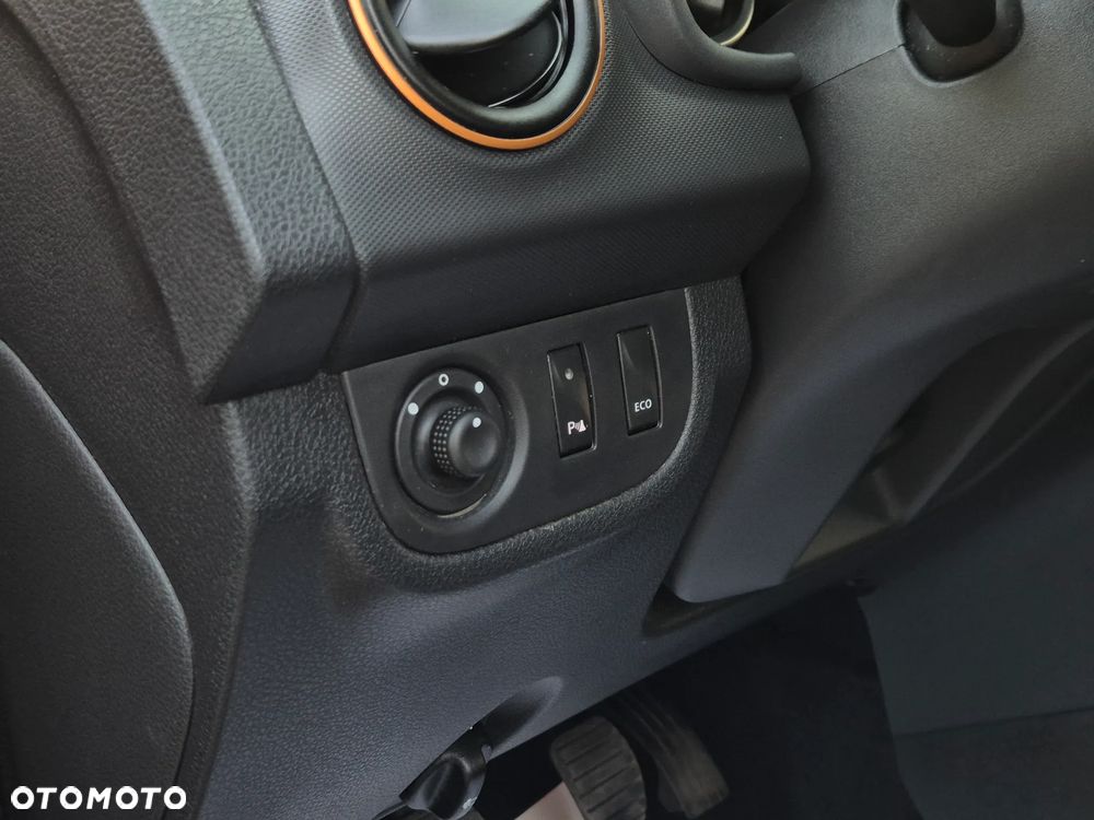 Dacia Sandero TCe 90 Celebration - 35