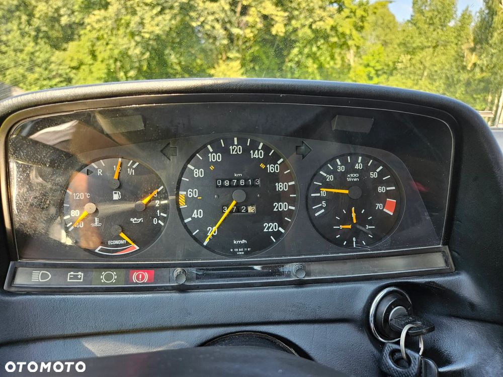 Mercedes-Benz W123 - 2