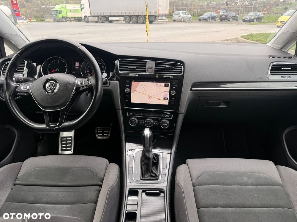 Volkswagen Golf - 11