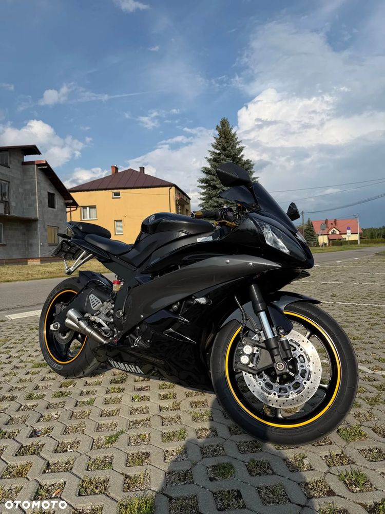 Yamaha R6 - 4