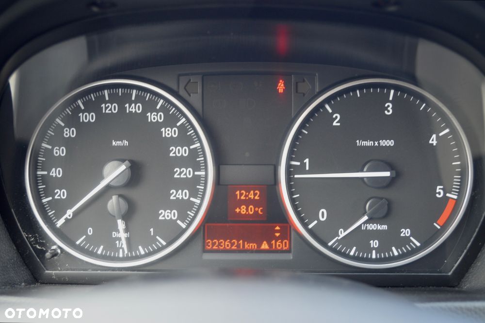 BMW Seria 3 320d DPF Touring - 24