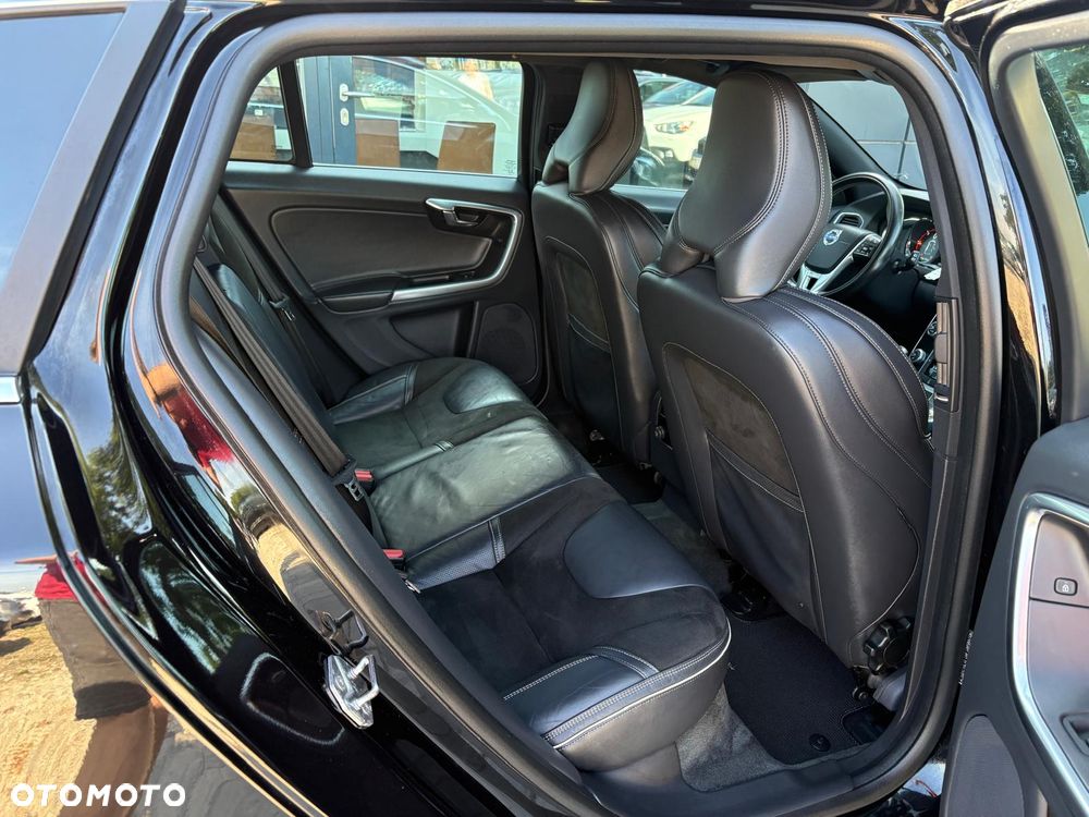 Volvo V60 D2 Drive-E R-Design Momentum - 14