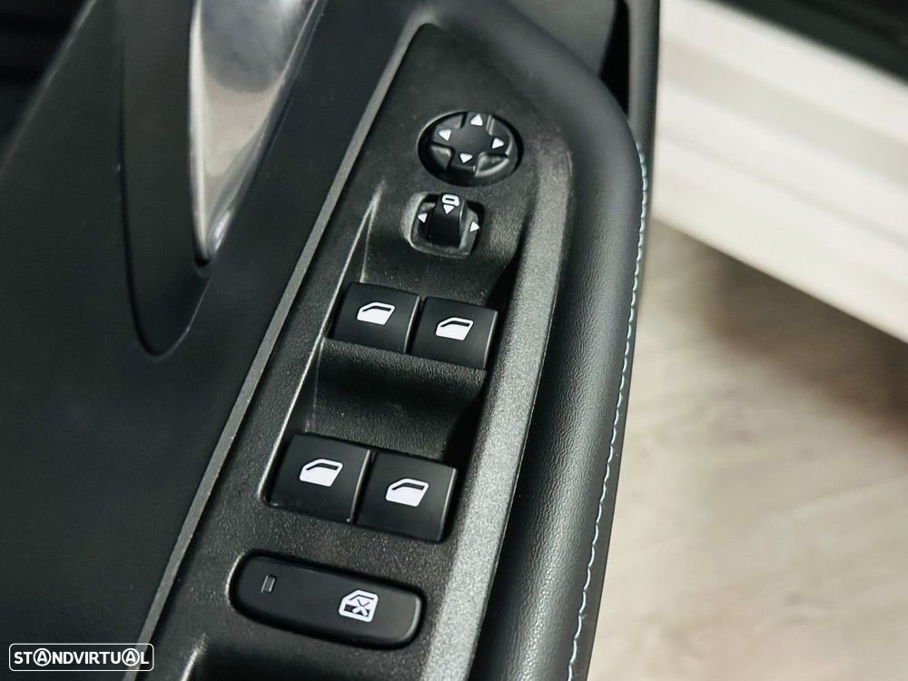 Peugeot 208 1.2 PureTech Allure Pack - 24