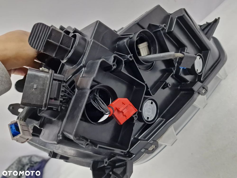 VW AMAROK I LIFT 2H3 16- LEWA LAMPA PRZEDNIA PRZÓD  XENON , NR 2H3941031B , NR AUKCJI LA86 - 23