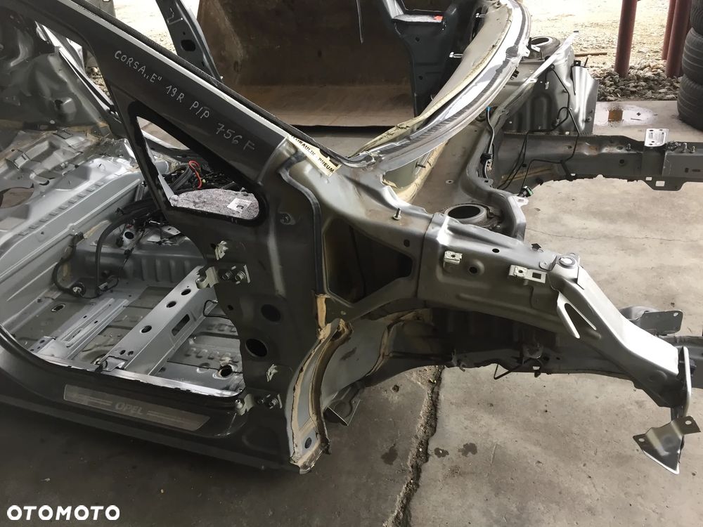 OPEL CORSA E 19R ĆWIARTKA PRAWA PRZÓD