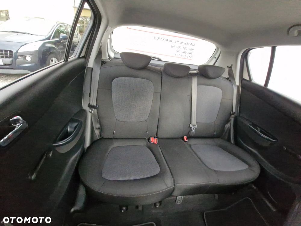 Hyundai i20 - 24