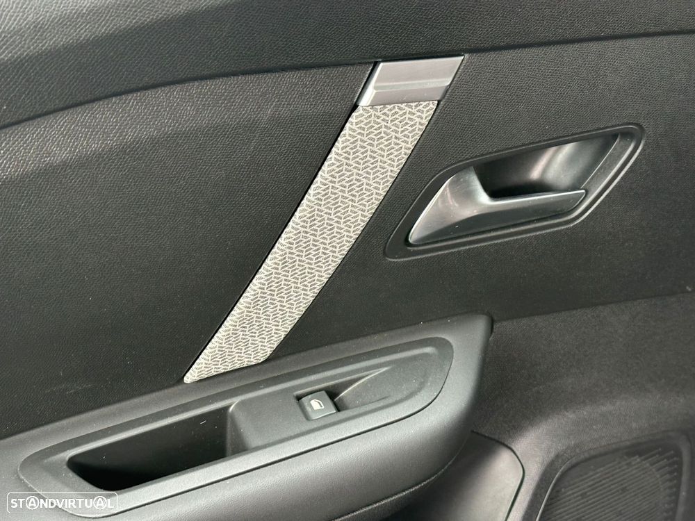 Citroën C4 X 1.2 PureTech Shine EAT8 - 12