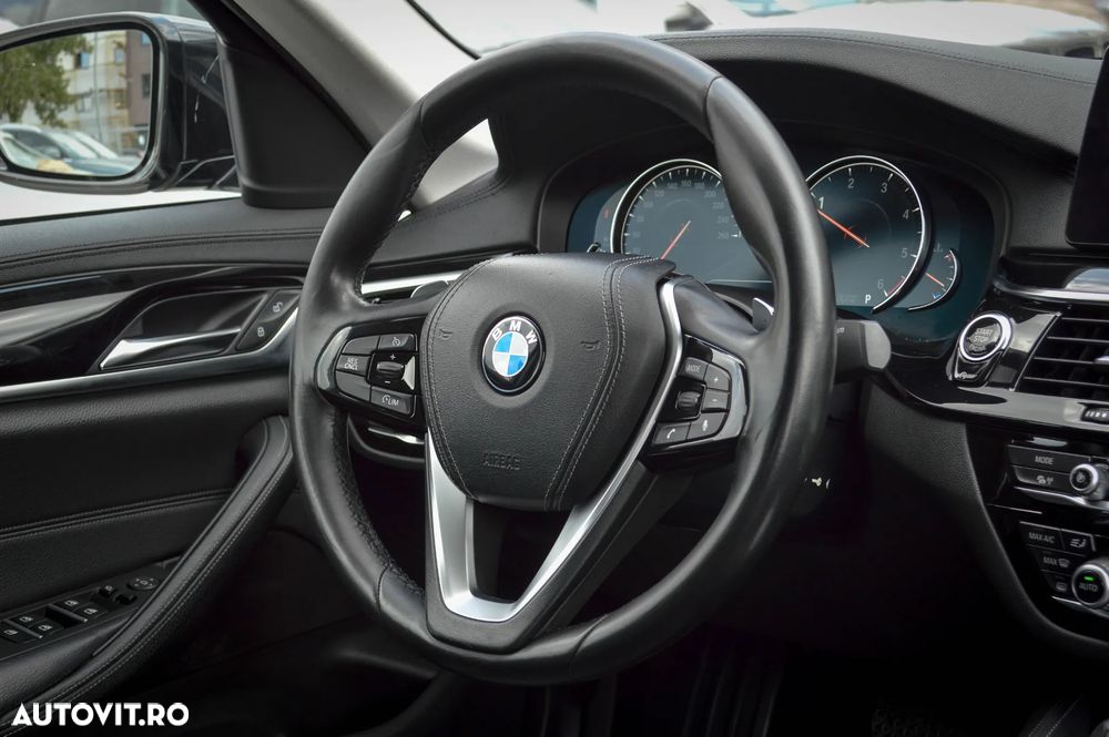 BMW Seria 5 520d Aut. Luxury Line - 29
