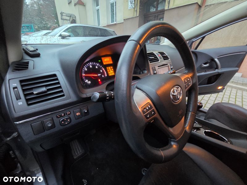 Toyota Avensis 2.0 D-4D Premium - 34