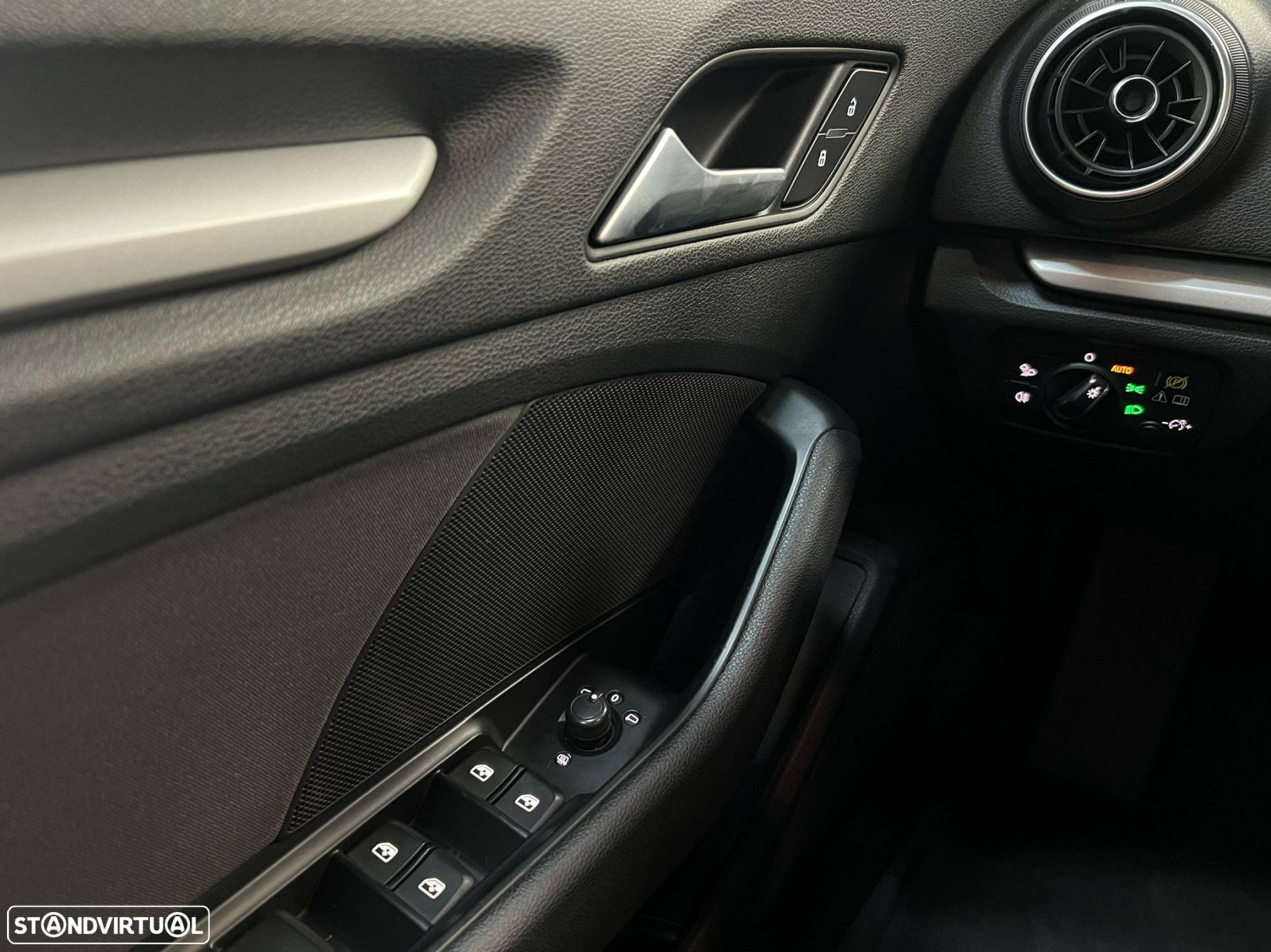 Audi A3 Cabrio 1.6 TDi Design - 22