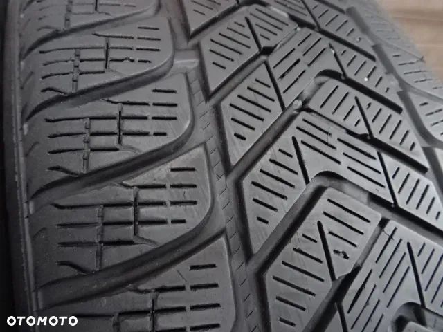 235/50/R18 101V Pirelli Winter Scorpion - 4