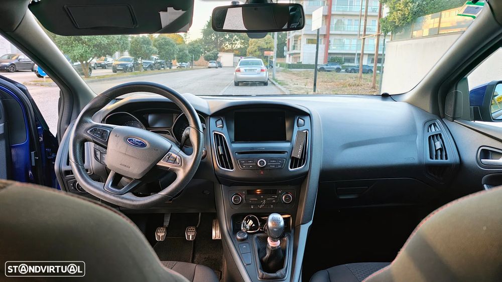 Ford Focus 1.0 EcoBoost ST-Line - 5