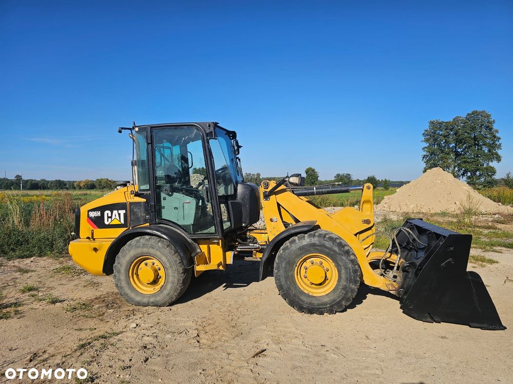 Caterpillar 906 - 4