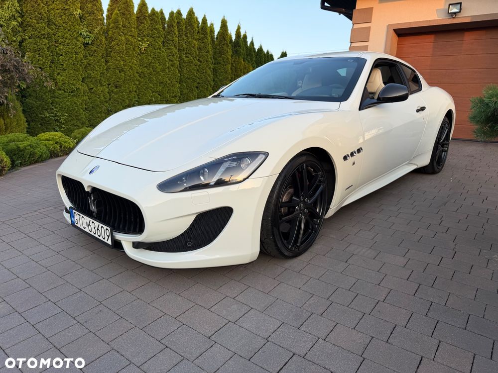 Maserati GranTurismo S Automat - 15
