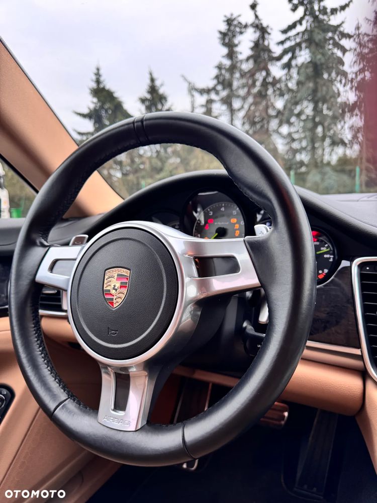 Porsche Panamera - 25