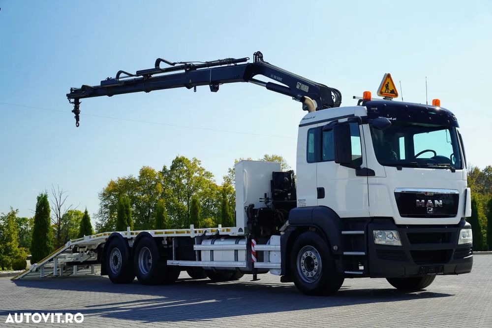 MAN TGS 26.360 / 6x2 / PLATFORMĂ / MACARA HIAB 166 B-3 / CAPACITATE MAX. DE RIDICARE: 5.200 KG / RAZĂ MAX. DE ACȚIUNE: 10,3 M / TROLIU / RAMPE HIDRAULICE / ROTATOR / TELECOMANDĂ - 8