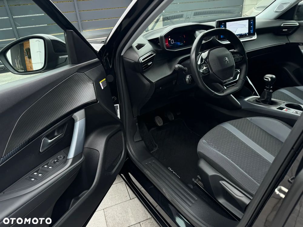 Peugeot 2008 - 12