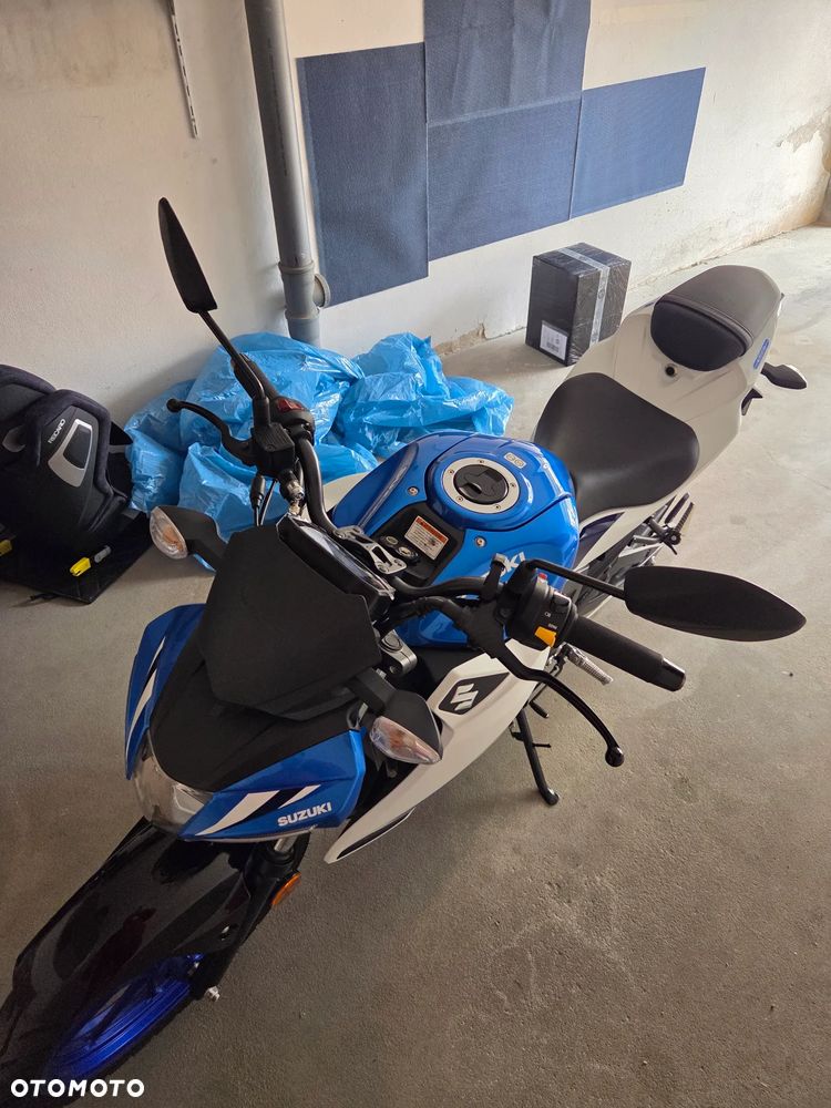 Suzuki GSX - 4