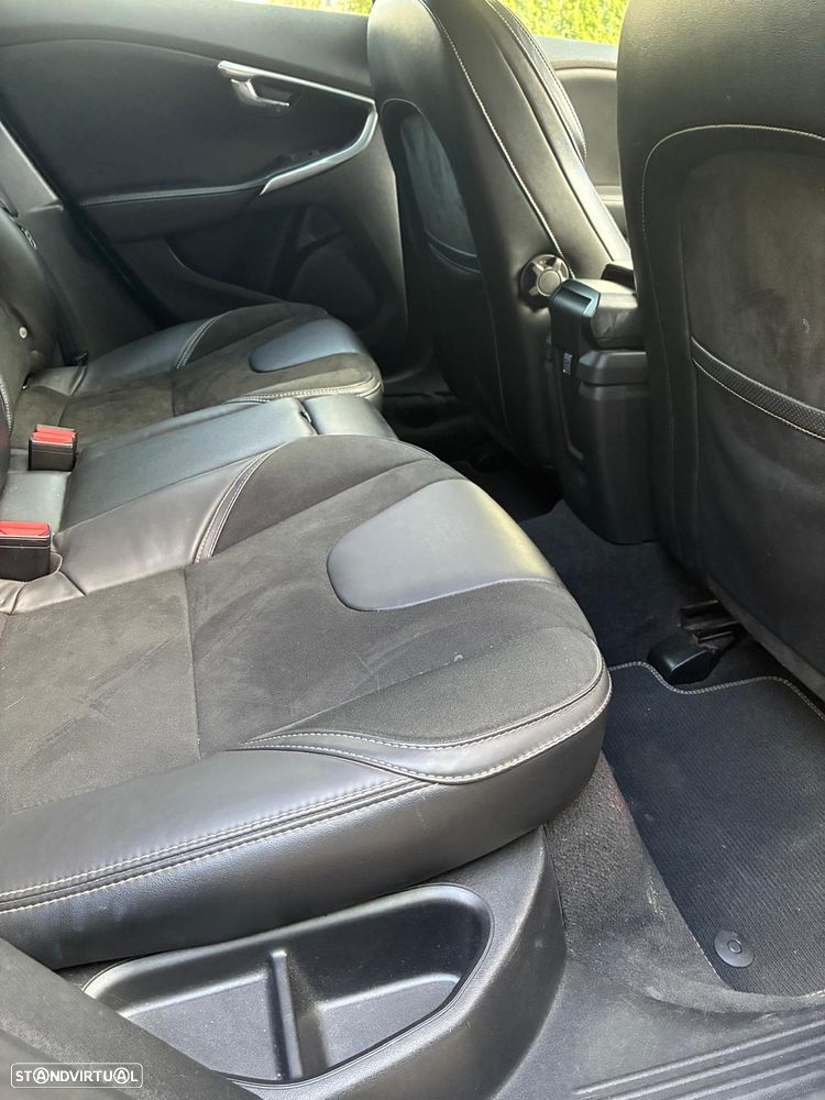 Volvo V40 2.0 D2 R-Design - 25